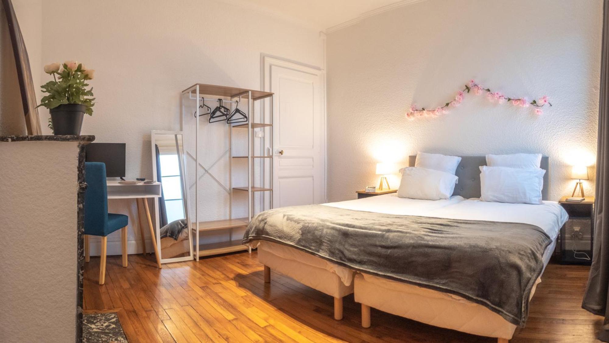 L'Amour De La Paix - Centre-Ville - Jardin - Proche Gare - Tv65"Primevideo - Ambiance Tres Chaleureuse - Parking Gratuit Sous-Video Surveillance Proche - Gere Par Presta-Zen'Services Verdun-sur-Meuse Exterior photo