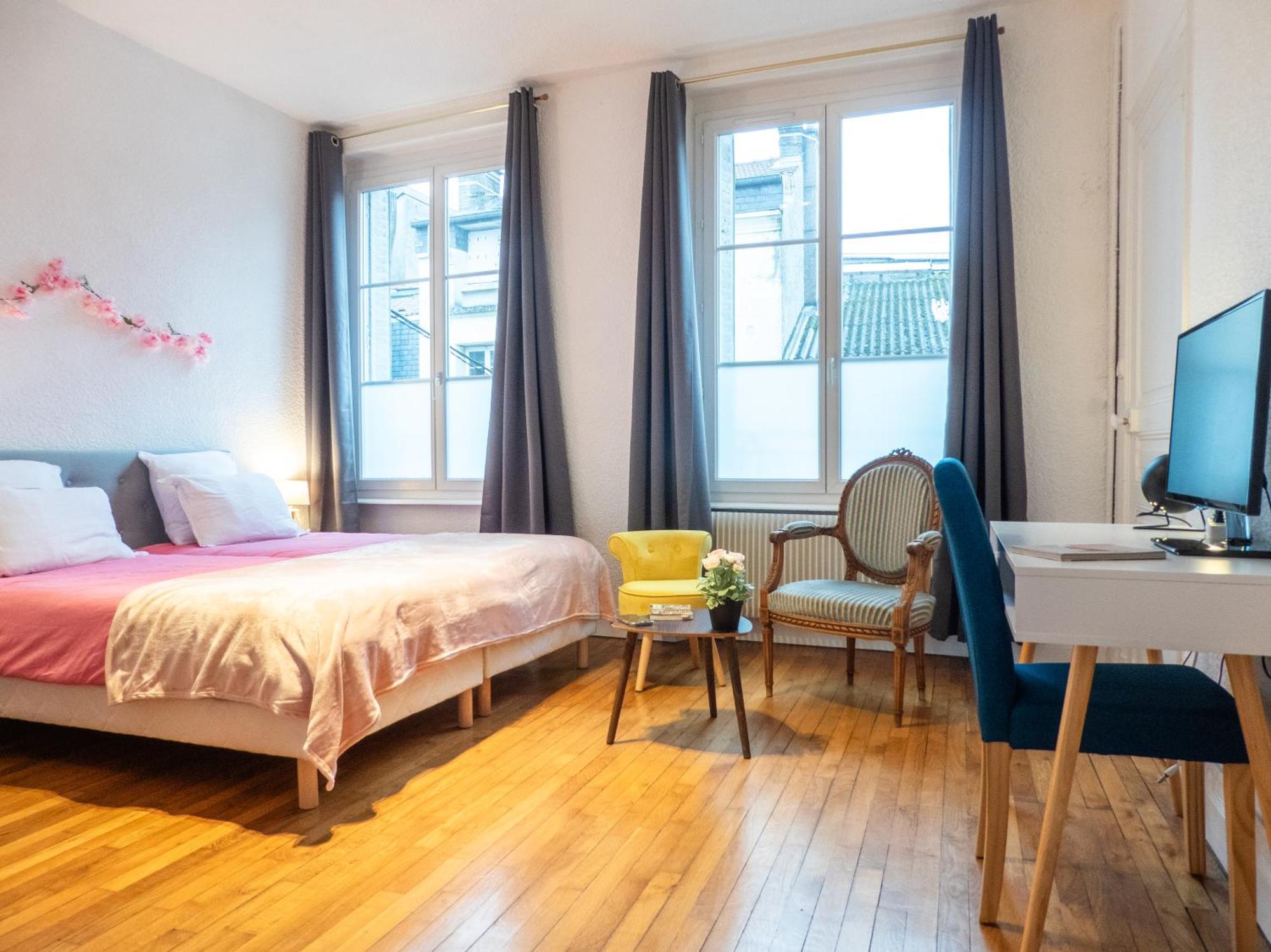 L'Amour De La Paix - Centre-Ville - Jardin - Proche Gare - Tv65"Primevideo - Ambiance Tres Chaleureuse - Parking Gratuit Sous-Video Surveillance Proche - Gere Par Presta-Zen'Services Verdun-sur-Meuse Exterior photo