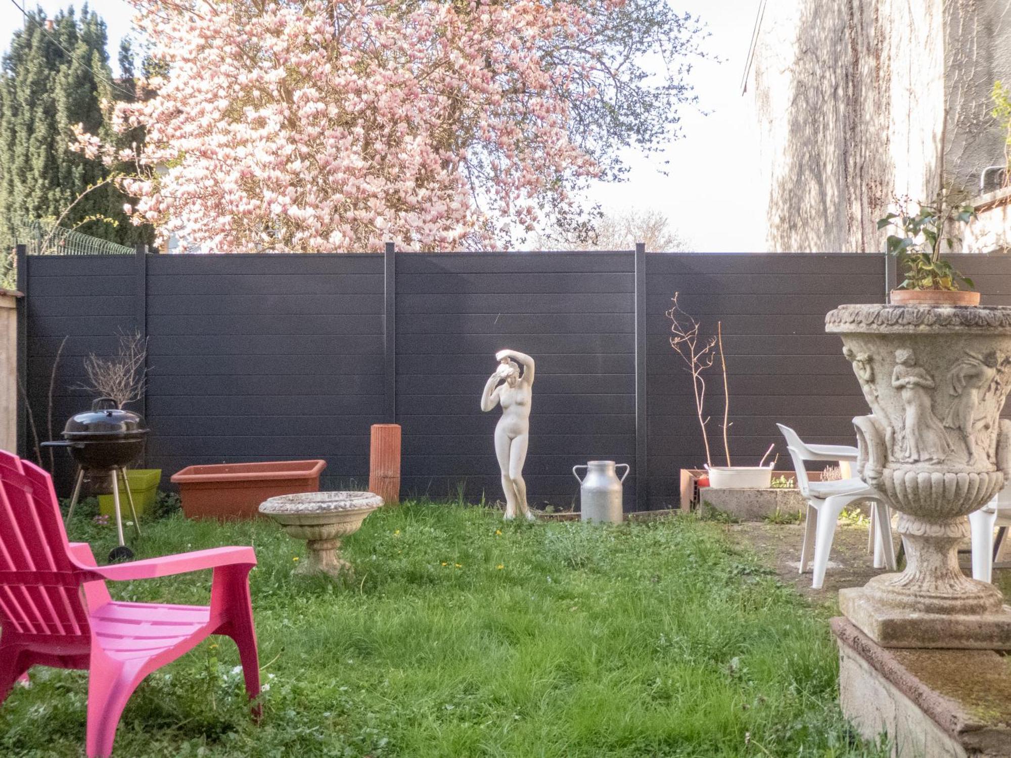L'Amour De La Paix - Centre-Ville - Jardin - Proche Gare - Tv65"Primevideo - Ambiance Tres Chaleureuse - Parking Gratuit Sous-Video Surveillance Proche - Gere Par Presta-Zen'Services Verdun-sur-Meuse Exterior photo